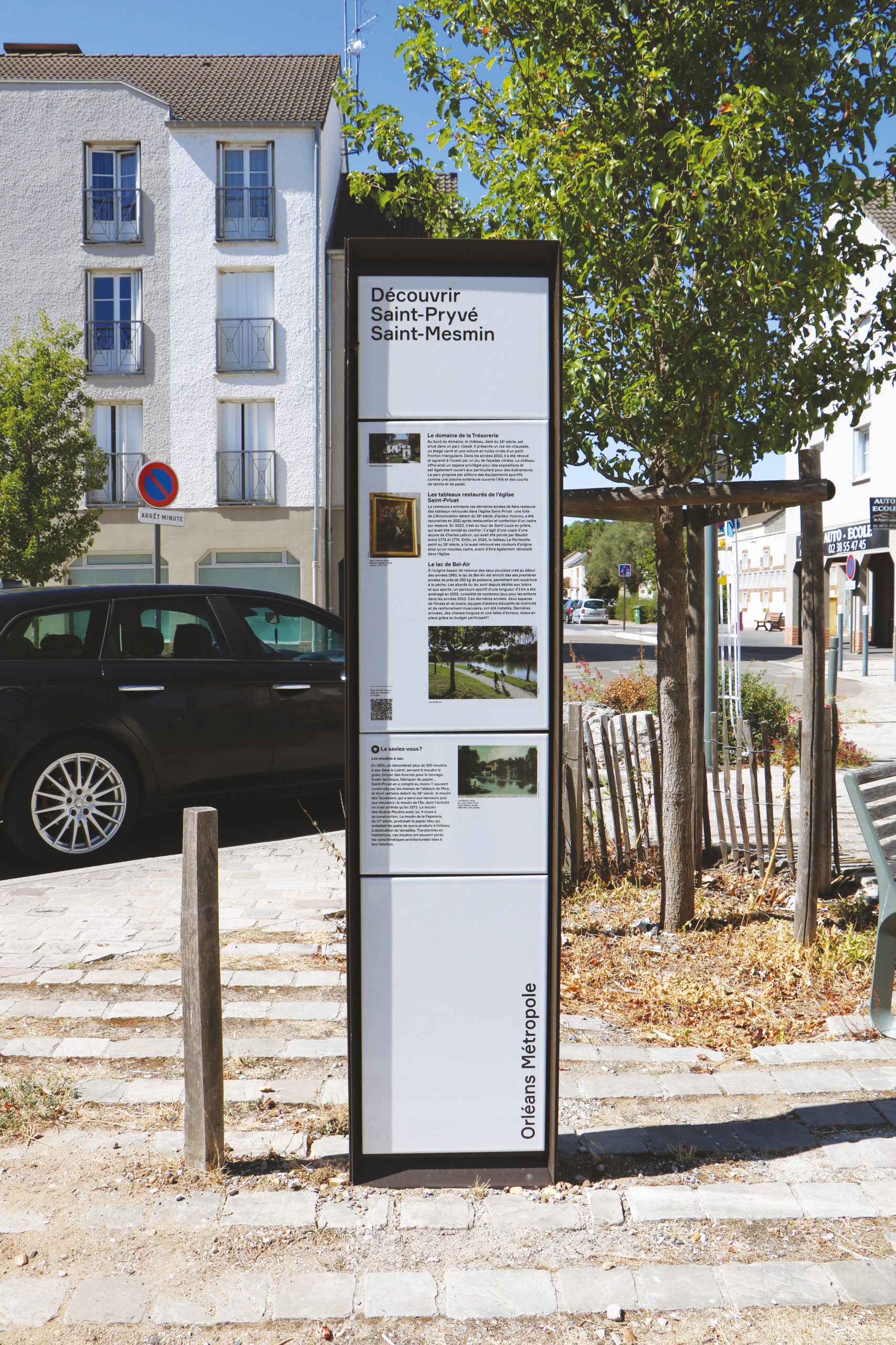 Un nouveau totem sur la Place Clovis